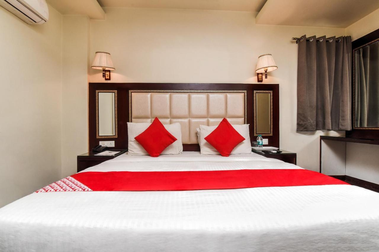 Collection O 76248 Hotel D Crown New Delhi Extérieur photo